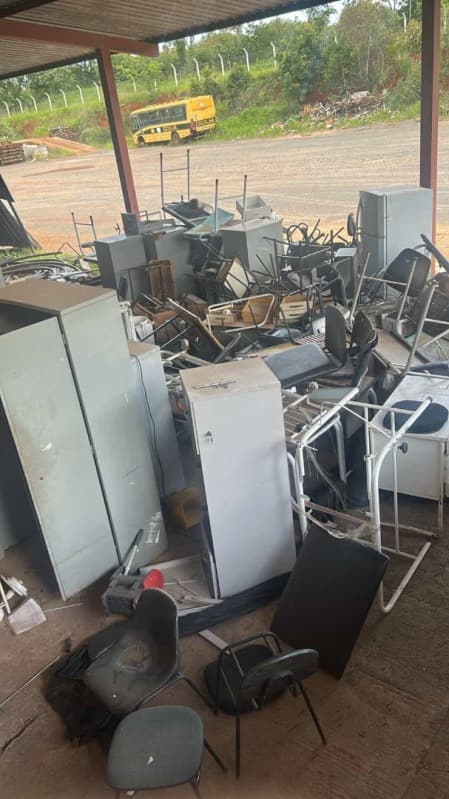 SUCATAS DE MATERIAIS DIVERSOS - leilão extrajudicial - Não informado BR - lance mínimo R$ 300