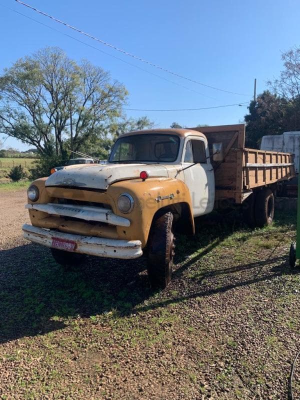 RELÍQUIA - Caminhão GM/Chevrolet C60 - 1962 - leilão extrajudicial - Não informado BR