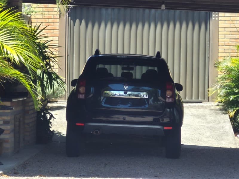 VEÍCULO RENAULT/DUSTER 16 DNAMIQUE 4X2, ano/mod. 2012/2013, cor preta, placa FDH - Criciúma / SC SC - lance mínimo R$ 21.750