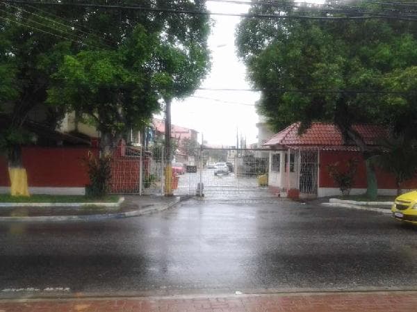 Casa - BANGU RIO DE JANEIRO RJ - leilão extrajudicial - RIO DE JANEIRO RJ - lance mínimo R$ 245.925