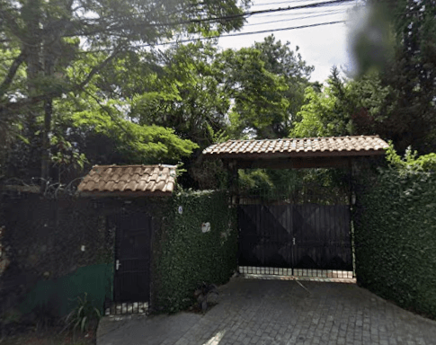Casa com 529,94m² - Chácaras Santa Lúcia dos Ipês CARAPICUÍBA SP - leilão extrajudicial - CARAPICUÍBA SP - lance mínimo R$ 1.324.000