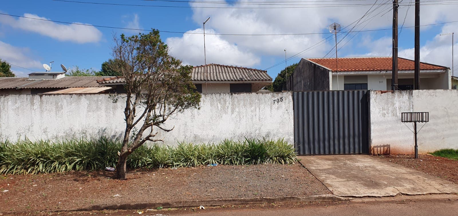 Casa com 83,40 m² - Jardim Tropical I CAMPO MOURÃO PR - leilão extrajudicial - CAMPO MOURÃO PR - lance mínimo R$ 216.000