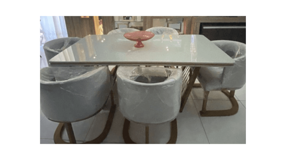 Um conjunto de mesa e seis cadeiras CAPINZAL DO NORTE MA - leilão judicial - CAPINZAL DO NORTE MA - lance mínimo R$ 1.200