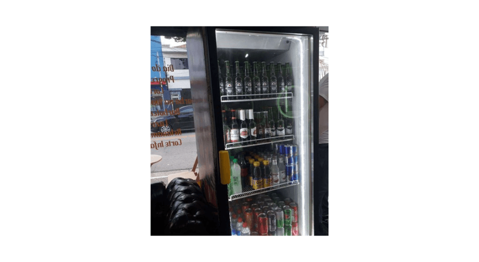 Geladeira na cor preta, sem marca SÃO PAULO SP - leilão judicial - SÃO PAULO SP - lance mínimo R$ 70