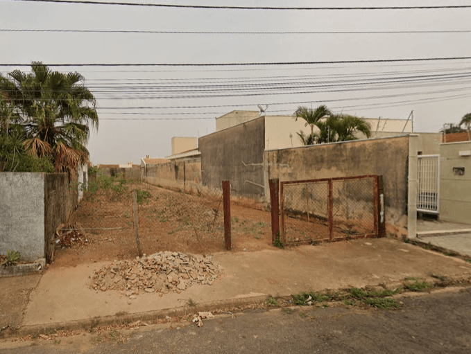 Terreno com 400,00 m² - Santa Cruz MOGI MIRIM SP - leilão extrajudicial - MOGI MIRIM SP - lance mínimo R$ 156.000