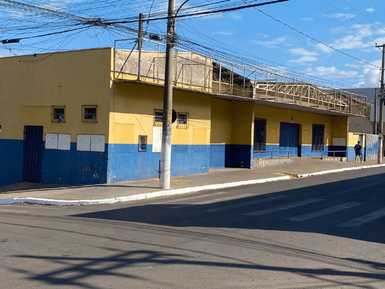 Galpão Comercial com 562,40 m² - Vila Nova OURINHOS SP - leilão extrajudicial - OURINHOS SP - lance mínimo R$ 750.000