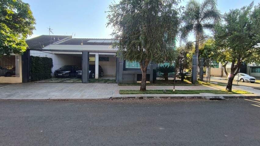 Sobrado com 302,25 m² - Jardim Tóquio MARINGÁ PR - leilão extrajudicial - MARINGÁ PR - lance mínimo R$ 690.000