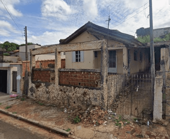 Casa com terreno de 400 m² - Vila Bérgamo PIRAJU SP - leilão judicial - PIRAJU SP - lance mínimo R$ 223.453