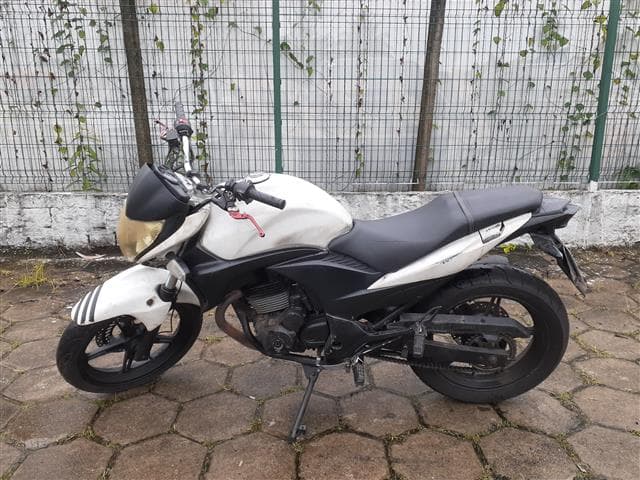 HONDA - CB 300R - leilão extrajudicial - MARITUBA PA - lance mínimo R$ 3.500