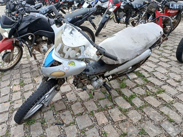 04 SUCATAS 1 SUCATA APROVEITÁVEL SUNDOWN - Não informado BR - avaliação R$ 600