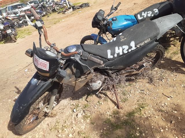 02 SUCATAS 1 SUCATA APROVEITÁVEL YAMAHA/ - Não informado BR - avaliação R$ 400