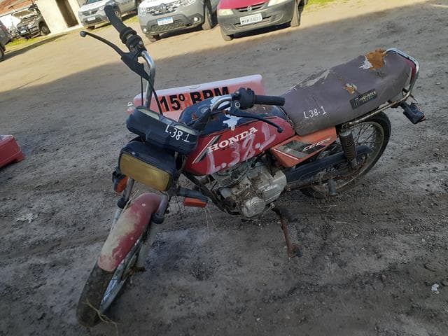 03 SUCATAS 1 SUCATA APROVEITÁVEL COM MOT - Não informado BR - avaliação R$ 600