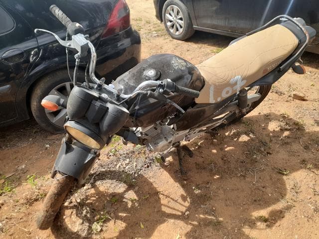 SUCATA APROVEITÁVEL COM MOTOR INSERVÍVEL - Não informado BR - avaliação R$ 100