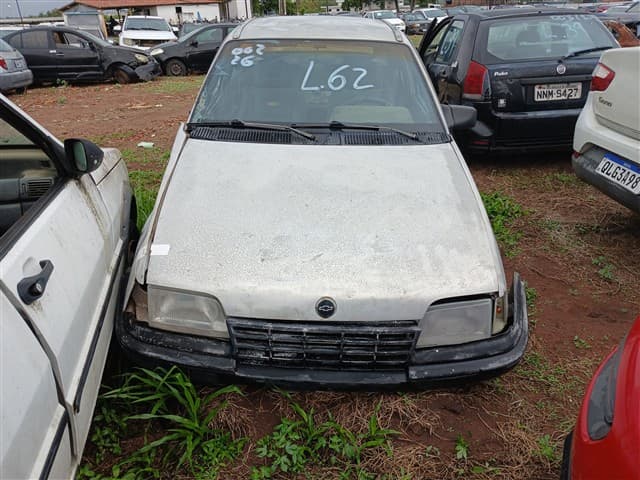 SUCATA APROVEITÁVEL GM/KADETT SL PRATA 1 - Não informado BR - avaliação R$ 200