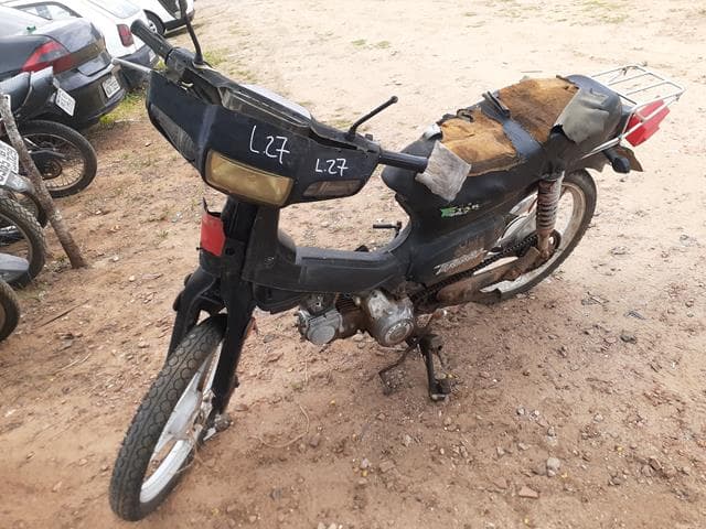 SUCATA APROVEITÁVEL COM MOTOR INSERVÍVEL - Não informado BR - avaliação R$ 100