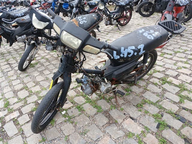 04 SUCATAS 1 SUCATA APROVEITÁVEL COM MOT - Não informado BR - avaliação R$ 400