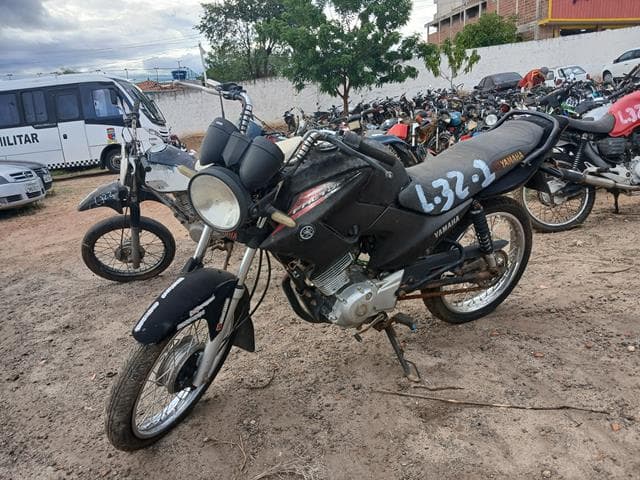 03 SUCATAS 1 SUCATA APROVEITÁVEL YAMAHA/ - Não informado BR - avaliação R$ 600