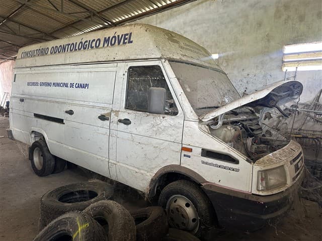 SUCATA IVECO TURBODAILY, COR BRANCA ( SU - leilão extrajudicial - Não informado BR - avaliação R$ 6.000