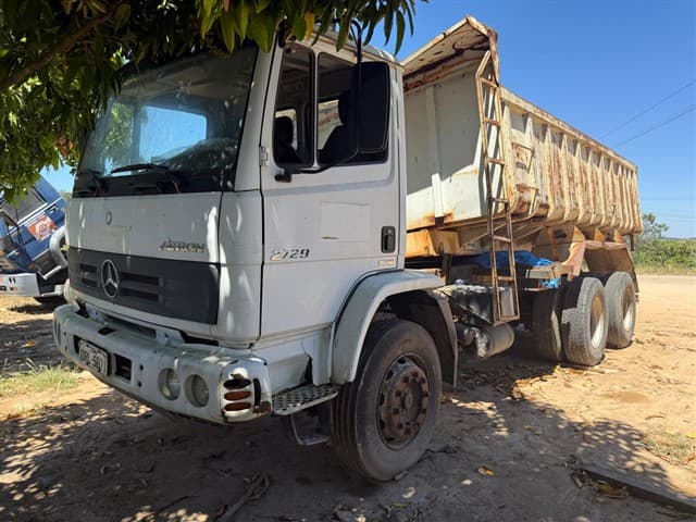 CAMINHÃO M.BENZ ATRON 2729 K 6X4 ANO 201 - leilão extrajudicial - Não informado BR - avaliação R$ 71.000