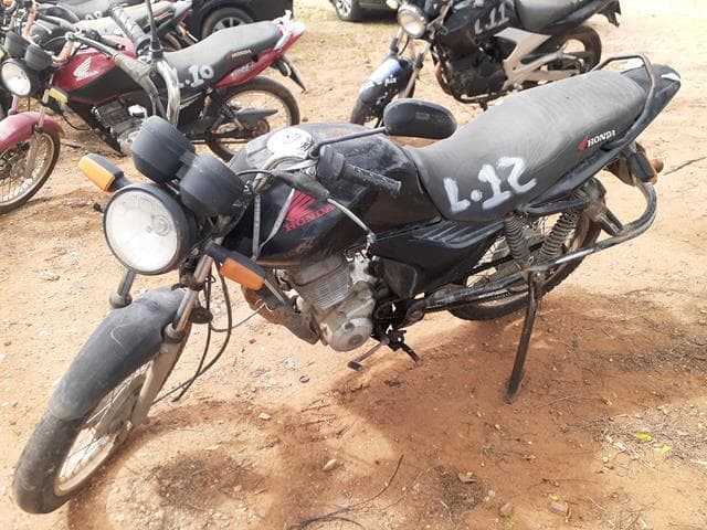 SUCATA APROVEITÁVEL COM MOTOR INSERVÍVEL - Não informado BR - avaliação R$ 100