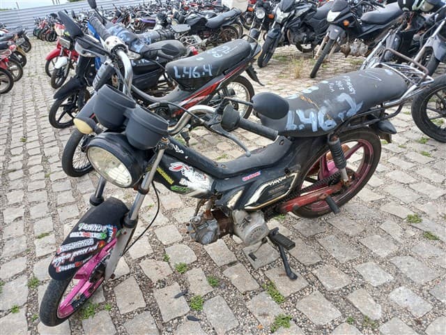 04 SUCATAS 1 SUCATA APROVEITÁVEL COM MOT - Não informado BR - avaliação R$ 400