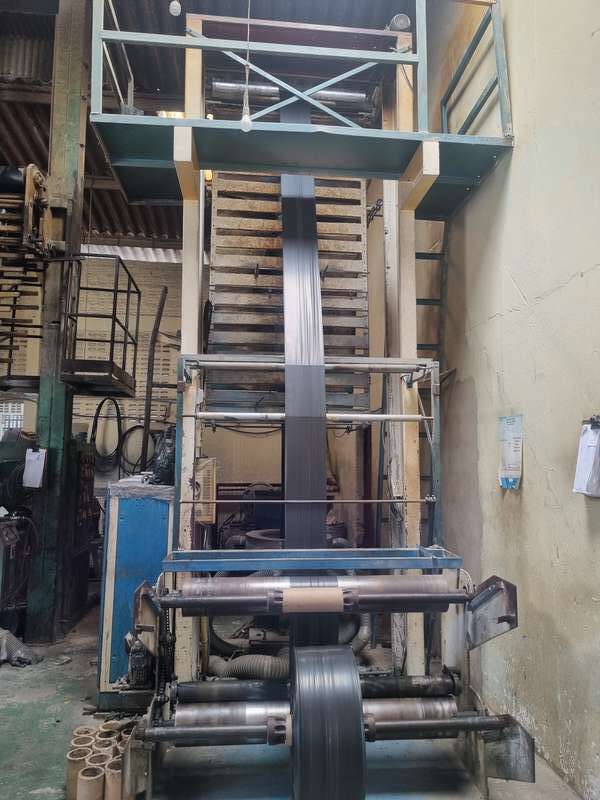 Item 001: MÁQUINA EXTRUSORA DE FILME A) 01 (uma) máquina extrusora de filme, ros - Não informado BR - lance mínimo R$ 275.000