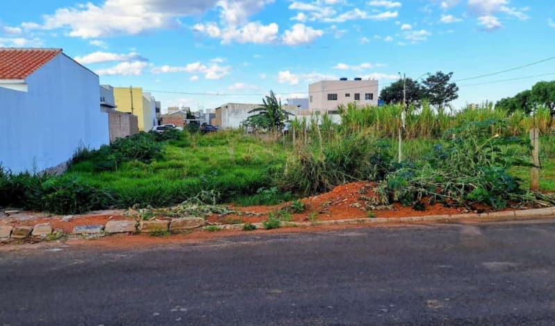 IMÓVEIS RESIDENCIAIS, RURAIS, VEÍCULOS E DIVERSOS - leilão judicial - Rio Paranaíba MG - lance mínimo R$ 55.000