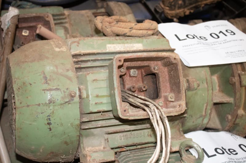MOTOR ELÉTRICO / BOMBA DÁGUA TRIFÁSICO DE 15 CV - leilão extrajudicial - Não informado BR - lance mínimo R$ 5.000