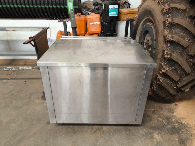 BALCÃO DE APOIO MEDINDO 1,05 X 0,62CM, CONFECCIONADO EM ÇO INOX - leilão extrajudicial - Não informado BR - lance mínimo R$ 400