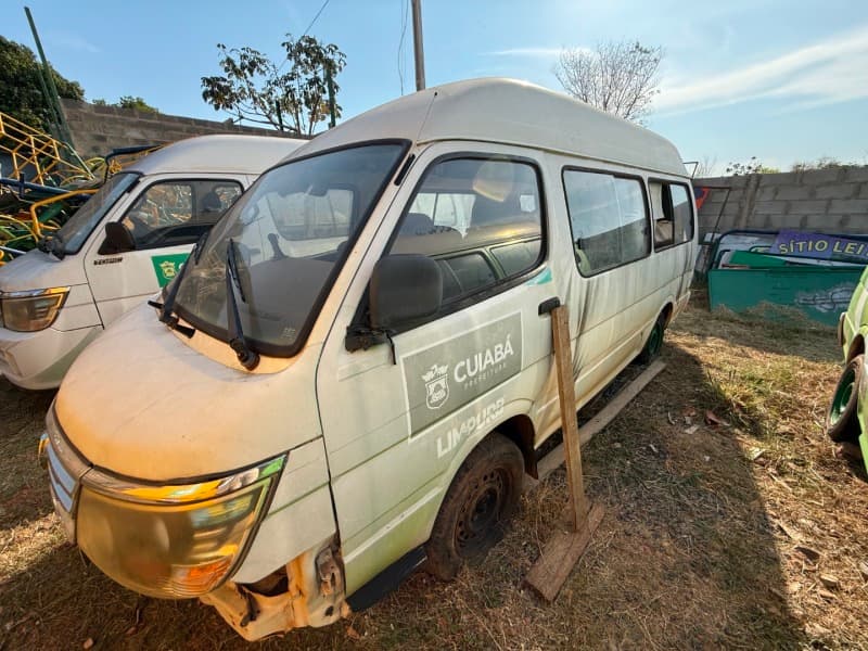 JINBEI TOPIC L 2013 (modelo 2014) de cor Branca, final de chassi K085923 placa/Q - leilão extrajudicial - Cuiabá / MT MT - lance mínimo R$ 5.000