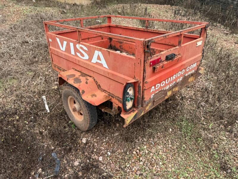 Carretinha de engate agricola - leilão extrajudicial - Não informado BR - lance mínimo R$ 500