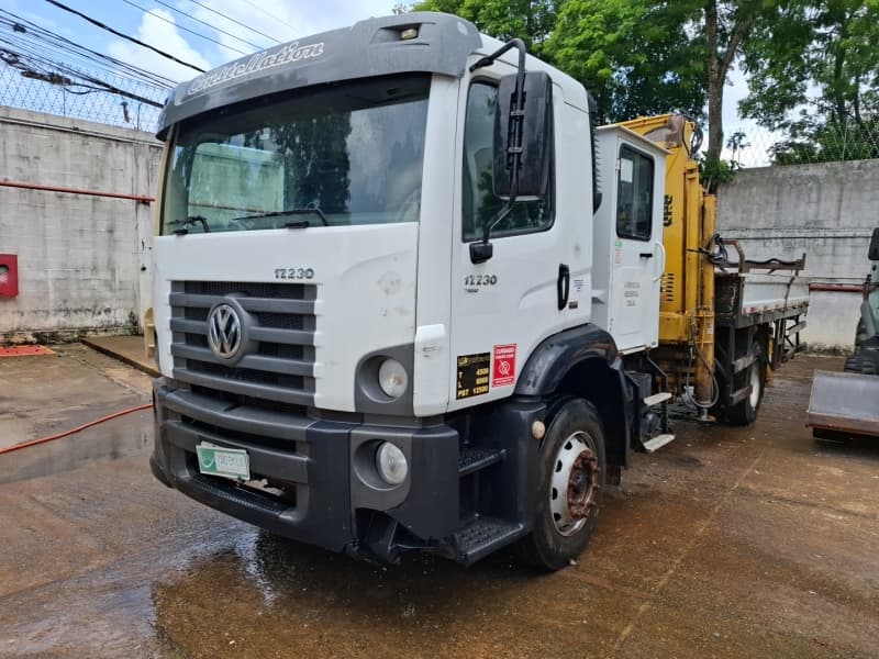 VOLKSWAGEN/17-230 CRM 4X2 4P (MUCK, CABINE SUPLEMENTAR E CARROCERIA DE ABERTA) - Não informado BR - lance mínimo R$ 300.000