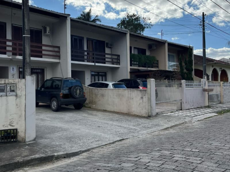 O apartamento n. 03 localizado no térreo, do Edifício Residencial Tapuia, situad - leilão judicial - Blumenau/SC SC - lance mínimo R$ 125.000