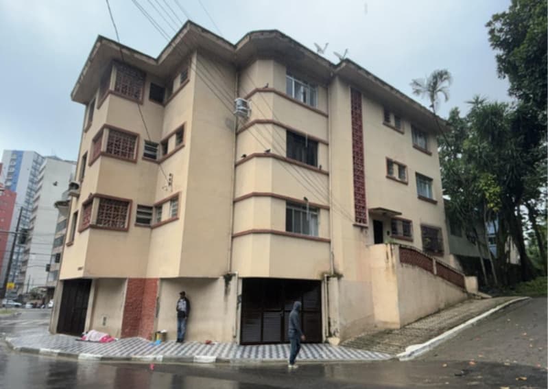 Direitos sobre o Apartamento nº 21, localizado no 3º andar do Edifício Jubiaba, sito à... - leilão extrajudicial - São Vicente SP - lance mínimo R$ 82.304