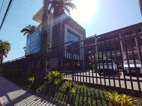 Sala - Rio de Janeiro - RJ - Comercial,Residencial - Rio de Janeiro/RJ. Bairro Barra da Tijuca (in loco). Avenida das Américas, 4801. Sala 132 com uma vaga de garagem. Edifício Centro Médico Richet Barra. Áreas: privativa 36,00m² (lançado em cadastro imobiliário) e fração ideal de 0,00773. Matrícula 219.920 do 9º RI local. - leilão extrajudicial - Não informado BR - lance mínimo R$ 115.000