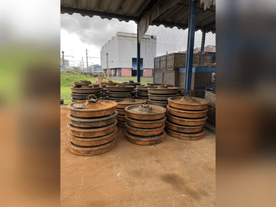 Lote de sucataa contendo rodas ferroviárias, barramentos de cobre, sucatas de cobre e cabos de cobre - Sucatas - AV. Ernesto Neugebauer PORTO ALEGRE RS - lance mínimo R$ 80.000