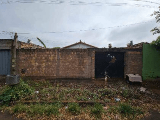 Casa - Uberaba - MG - Residencial,Comercial - Rua Joaquim Honório Da Silva, 114, Pacaembu Ii, Uberaba, MG, 38051576. Casa, Padrão, Ocupado. Área(s): 200 m² de área terreno, 37, 76 m² de área construída. Matrícula(s): 41.011. Cartório: 1º CRI DE UBERABA. Inscrição da Prefeitura: 413.0508.0010.001. A ARREMATAÇÃO NÃO CONTEMPLA BENS MÓVEIS, VEÍCULOS E QUAISQUER OBJETOS QUE EVENTUALMENTE APAREÇAM NAS IMAGENS. - leilão extrajudicial - Não informado BR - lance mínimo R$ 154.280