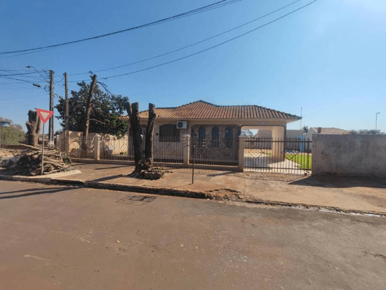 Casa - Ângulo - PR - Residencial,Comercial - Rua Laureano Paulino Da Silva, 16, Centro, Ângulo, PR, 86755000. Casa, Padrão, Ocupado. Área(s): 510 m² de área terreno, 173,52 m² de área construída. Matrícula(s): 951. Cartório: 02º CRI DE SANTA FÉ. Inscrição da Prefeitura: 92. A ARREMATAÇÃO NÃO CONTEMPLA BENS MÓVEIS, VEÍCULOS E QUAISQUER OBJETOS QUE EVENTUALMENTE APAREÇAM NAS IMAGENS. - leilão extrajudicial - Não informado BR - lance mínimo R$ 144.974