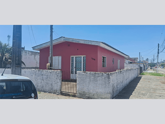 Casa - Pelotas - RS - Residencial - Pelotas/RS. Bairro Fragata (in loco). Rua Manuel Lucas de Oliveira, 1.408. Casa. Áreas: construída 69,00m² e terreno 301,4m². Matrícula 11.165 (CNM 101592.2.0011165-32) do 2° RI local. - Não informado BR - lance mínimo R$ 280.000