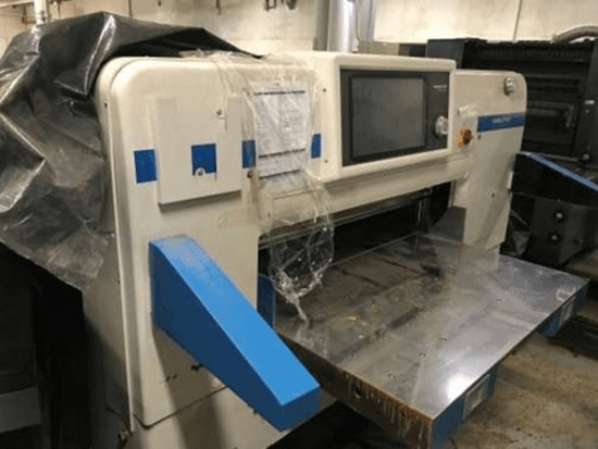 GUILHOTINA LINEAR HIDRÁULICA, MARCA EUROCUTTER, MODELO 1150 XLM SP2, SÉRIE 82811117, ANO 2012, 220 V, 25A, POTÊNCIA 5,6 KW, 60 HZ, COR AZUL E BRANCO, COM DISPLAY DE 115CM - Informática,Conjunto de Bens Diversos - R. Cel. Aparício Borges PORTO ALEGRE RS - lance mínimo R$ 101.549