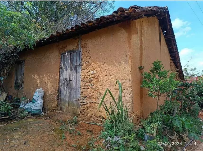 Terreno c/Benfeitorias à venda em leilão - leilão judicial - Monte Alegre do Sul SP - lance mínimo R$ 243.580