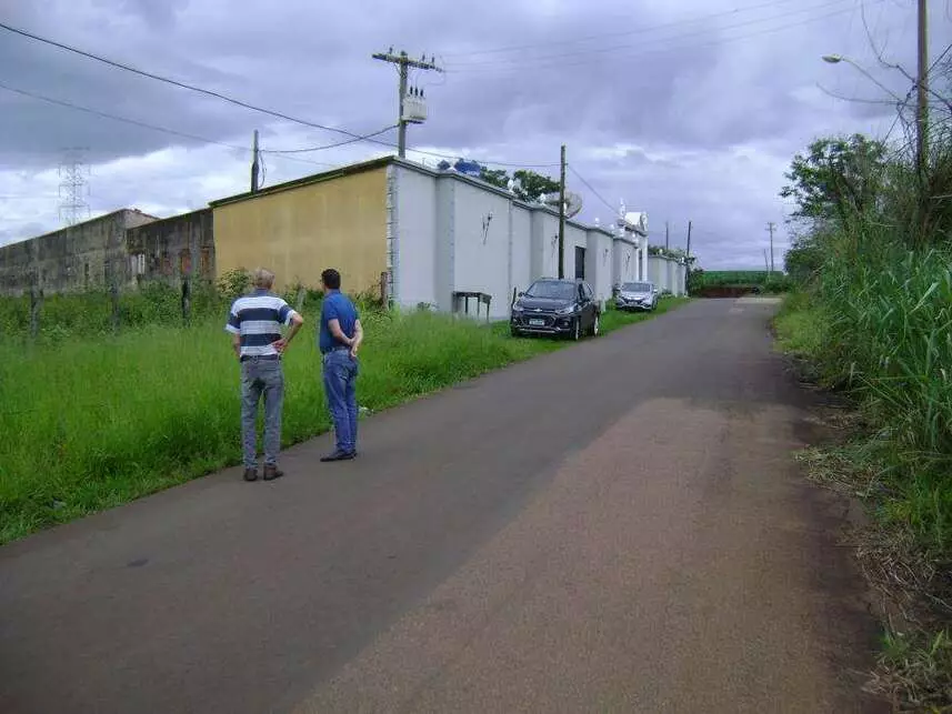 Terreno à venda em leilão - leilão judicial - Pirassununga SP - lance mínimo R$ 113.513