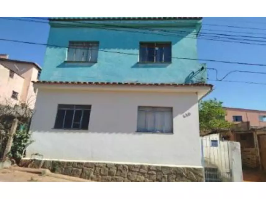 Casa à venda em leilão - leilão extrajudicial - São Vicente de Minas MG - lance mínimo R$ 73.788