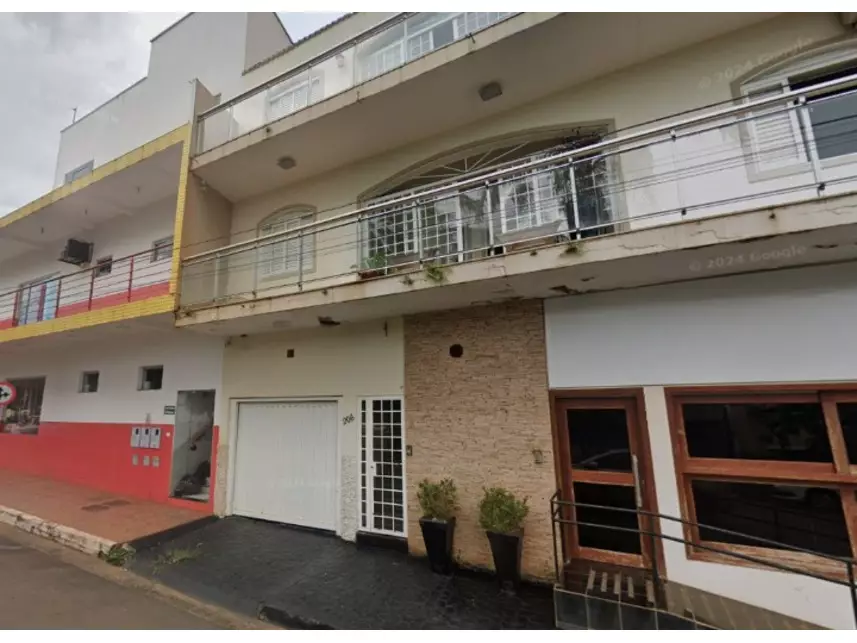 Sobrado à venda em leilão - leilão judicial - Monte Carmelo MG - lance mínimo R$ 900.886