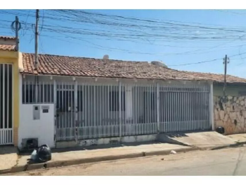 Casa à venda em leilão - leilão extrajudicial - Cuiabá MT - lance mínimo R$ 173.663