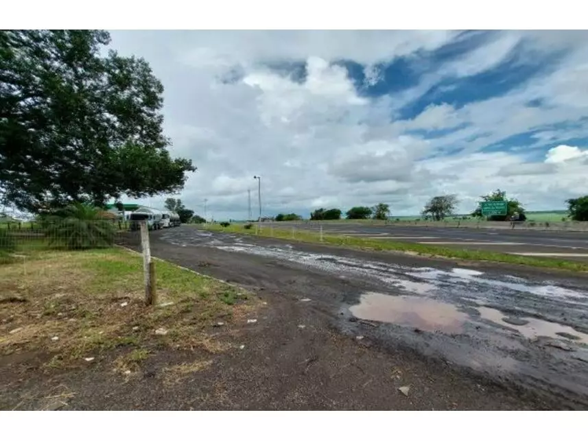 Área Rural à venda em leilão - leilão judicial - Santa Cruz do Rio Pardo SP - lance mínimo R$ 532.494