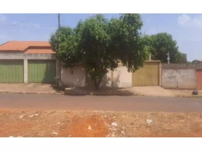 Casa à venda em leilão - leilão extrajudicial - Caldas Novas GO - lance mínimo R$ 129.558