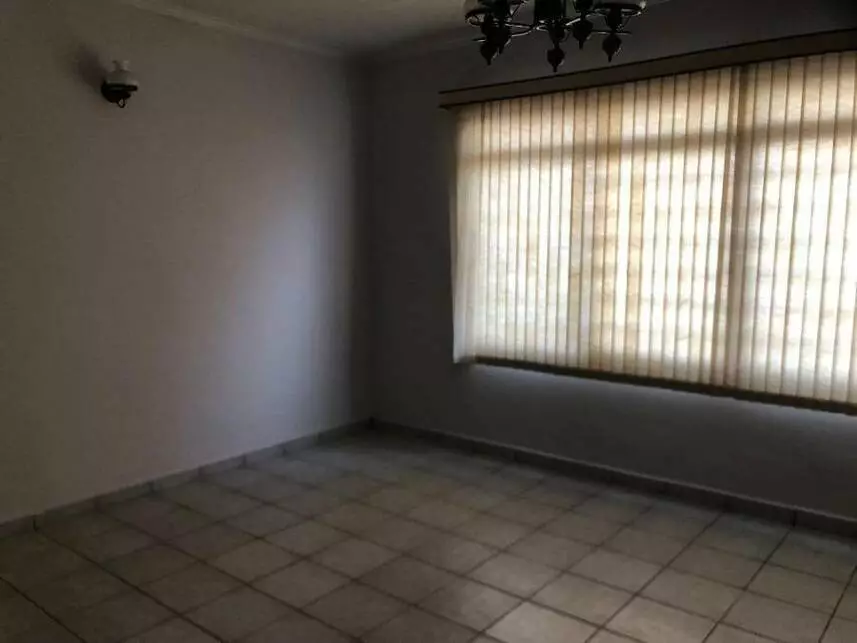Casa à venda em leilão - leilão extrajudicial - Ribeirão Preto SP - lance mínimo R$ 319.960