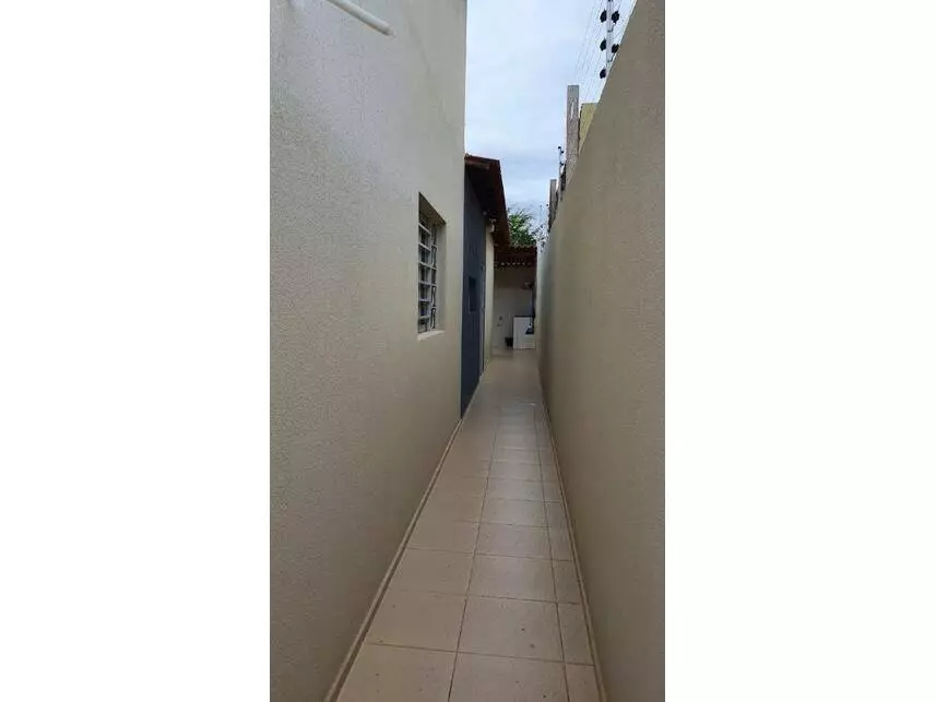 Casa à venda em leilão - leilão extrajudicial - Picos PI - lance mínimo R$ 225.000