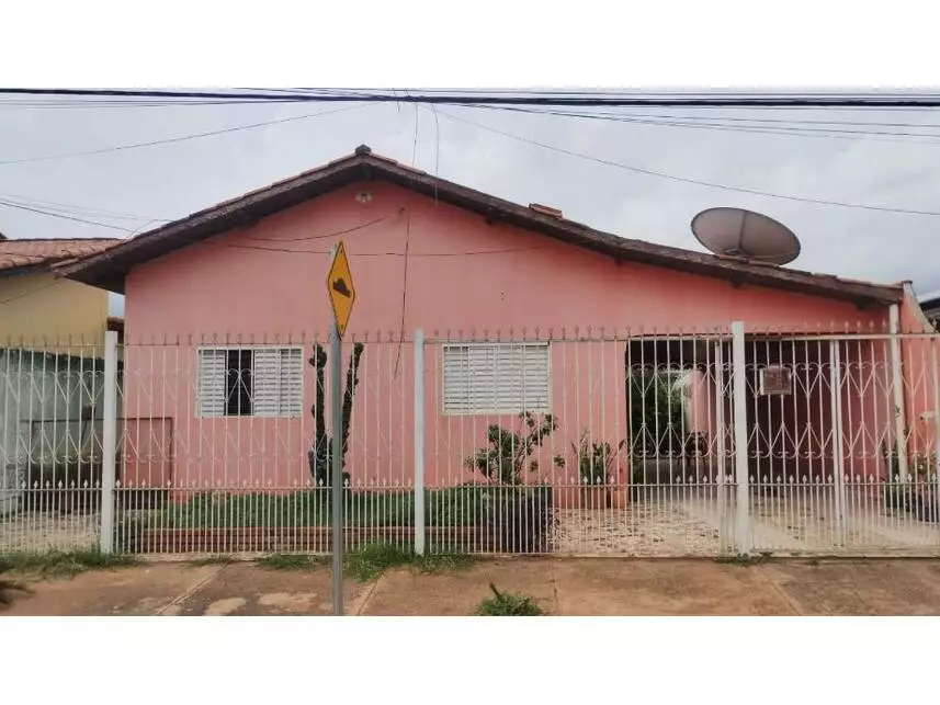 Casa à venda em leilão - leilão extrajudicial - Várzea Grande MT - lance mínimo R$ 177.120